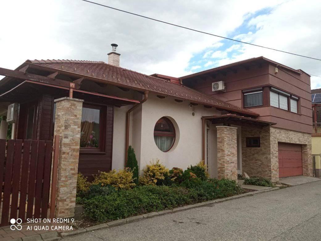 Besenyei Apartman Sárvár Dış mekan fotoğraf
