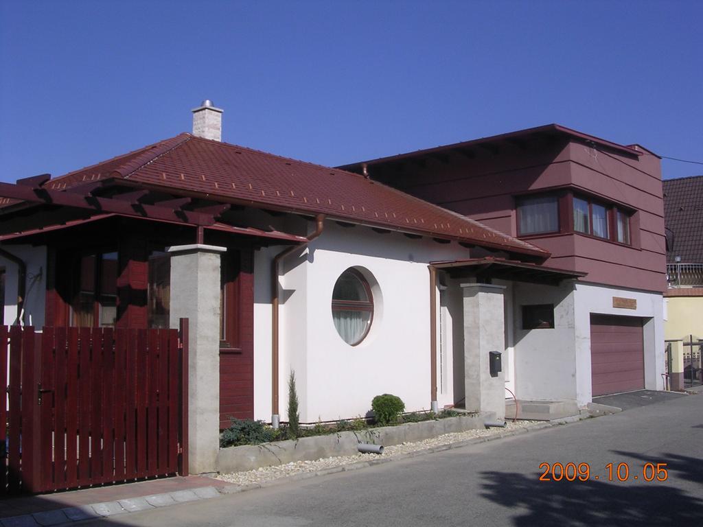 Besenyei Apartman Sárvár Dış mekan fotoğraf